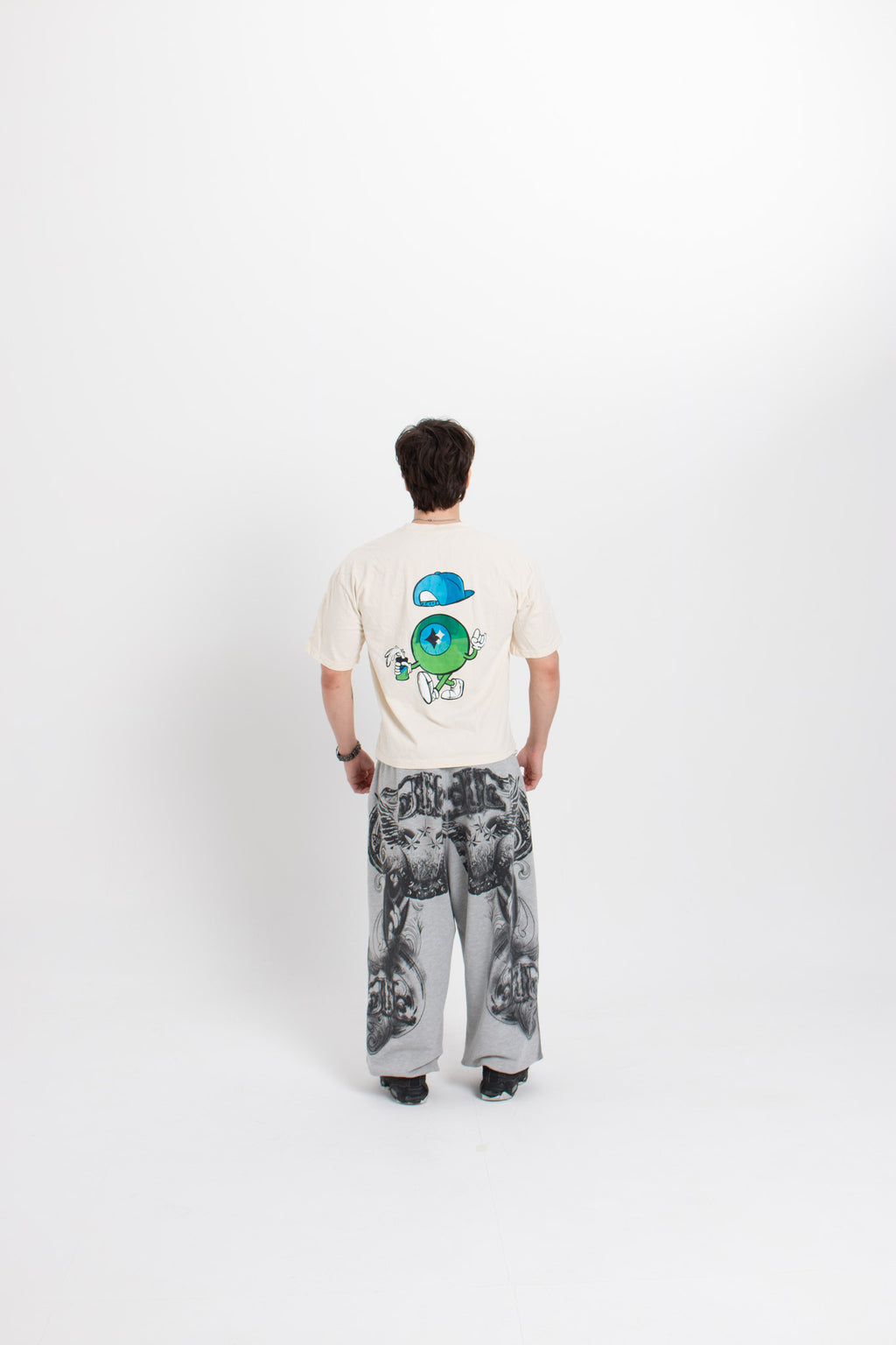 Auwra Wara Tee