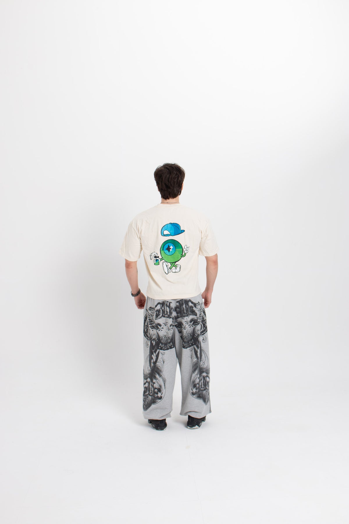 Auwra Wara Tee